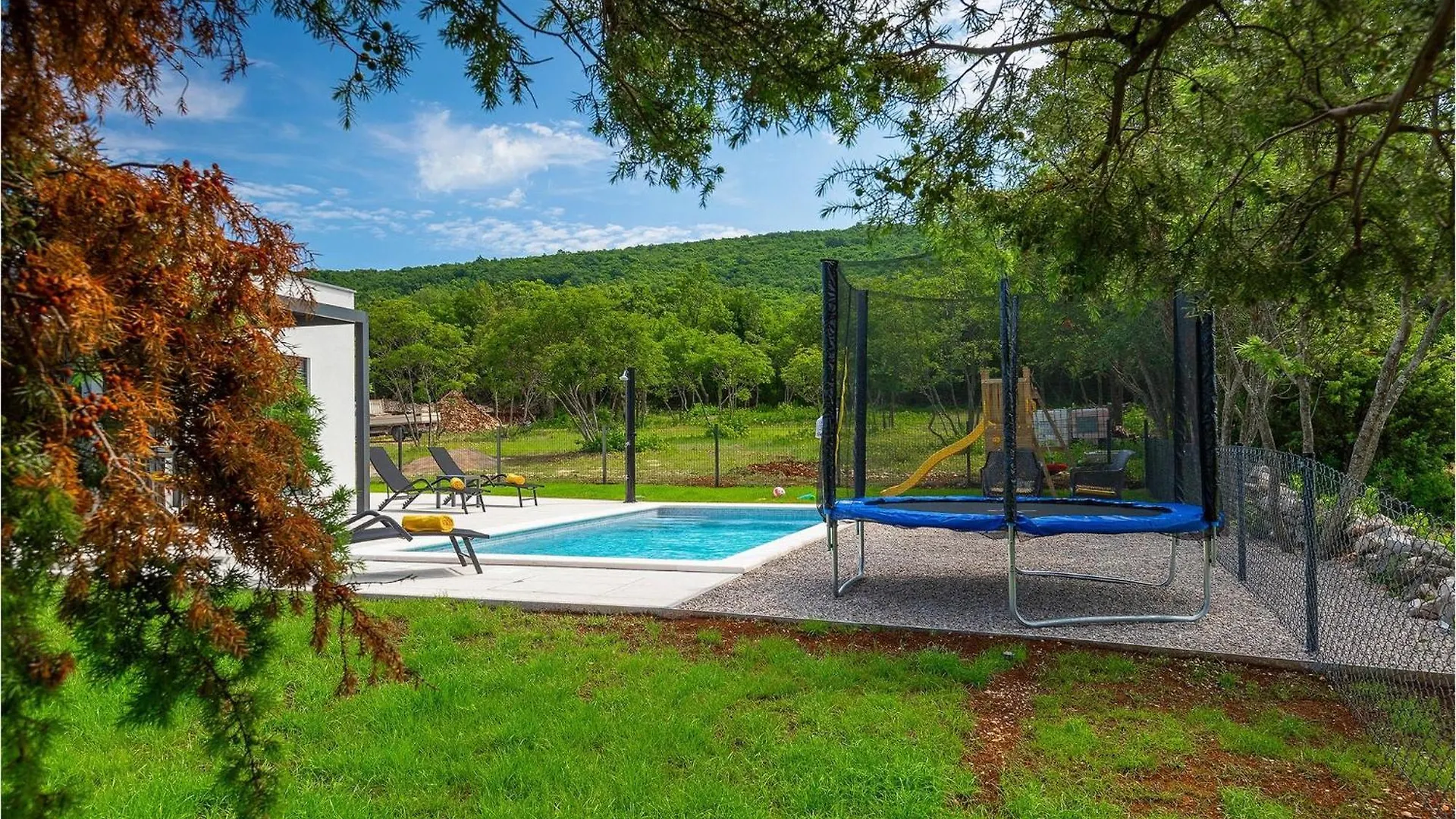 Villa Lotta Ubasico 0*,